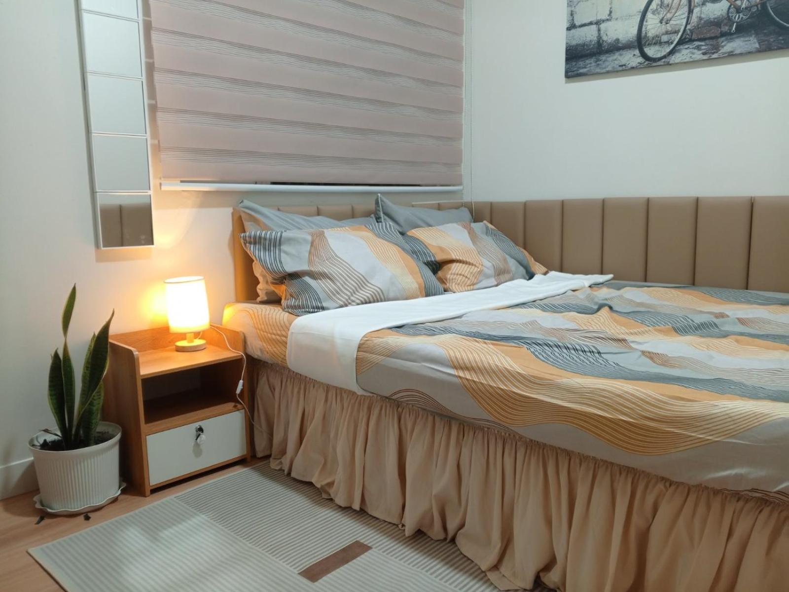 Strum & Stay, A Cozy Music Themed Staycation In Qc